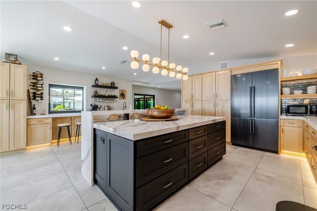 3907 SE 21st PL, Cape Coral, FL 33904