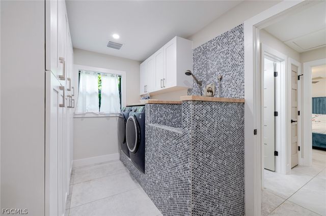 3907 SE 21st PL, Cape Coral, FL 33904