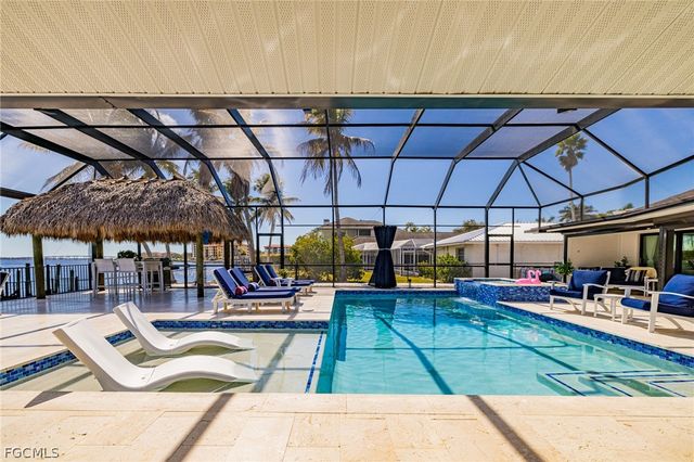 3907 SE 21st PL, Cape Coral, FL 33904