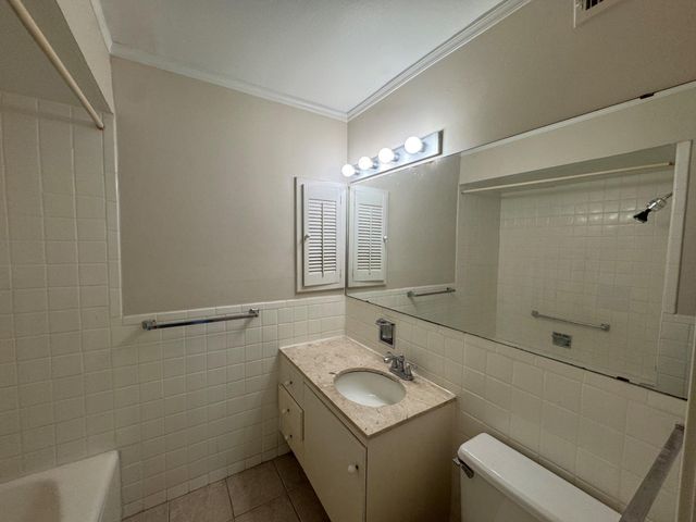 2600 Bellefontaine Street A18, Houston, TX 77025