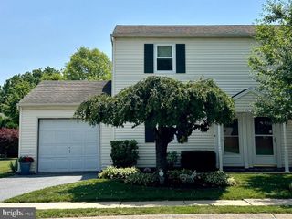 6 NATALIE LN, Cleona, PA 17042