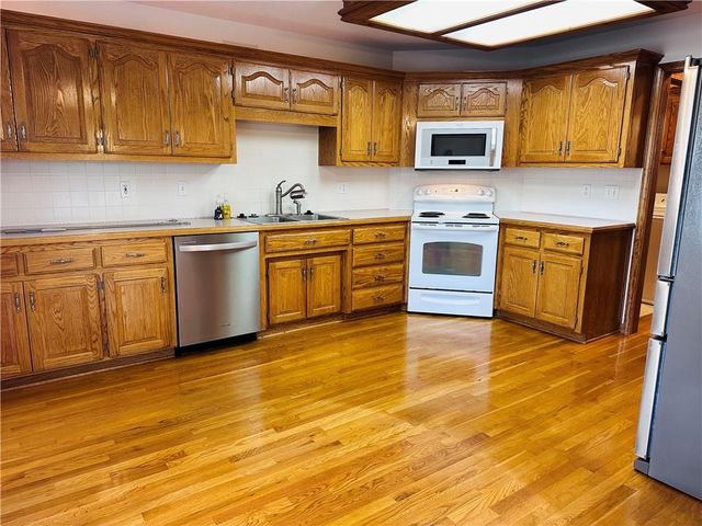 19009 E 34 Street S, Independence, MO 64057