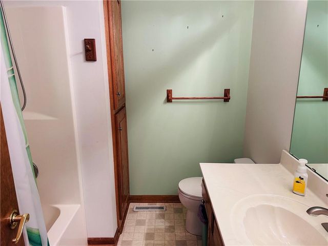 19009 E 34 Street S, Independence, MO 64057