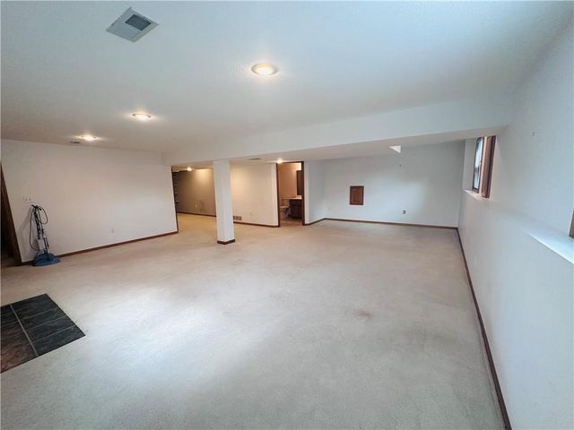 19009 E 34 Street S, Independence, MO 64057