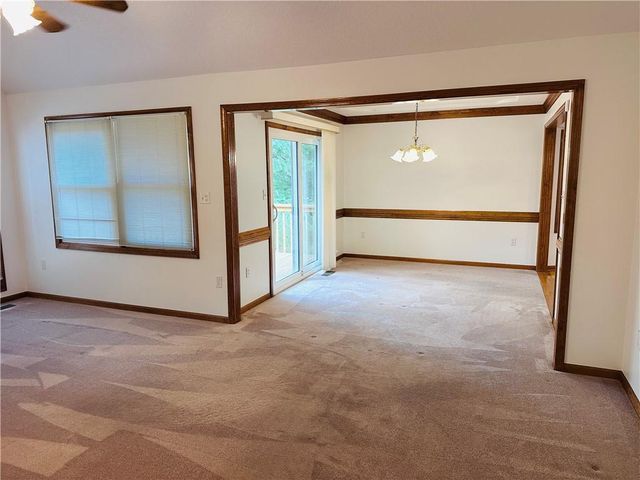 19009 E 34 Street S, Independence, MO 64057