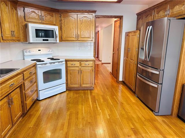 19009 E 34 Street S, Independence, MO 64057