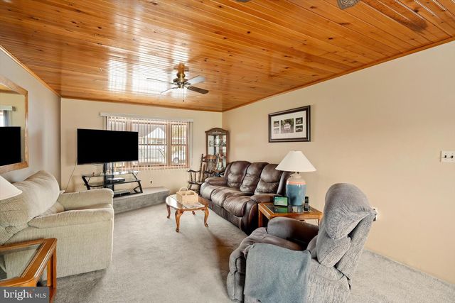 24 CUMBERLAND RD, Hamilton, NJ 08690