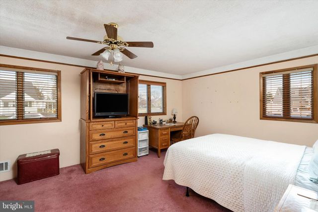 24 CUMBERLAND RD, Hamilton, NJ 08690