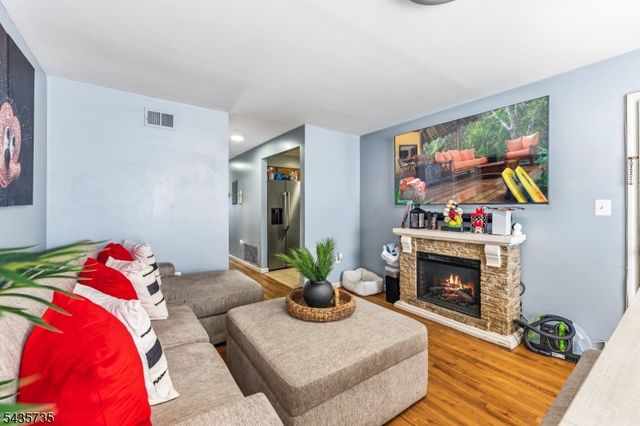 56 Vincent St, Newark City, NJ 07105