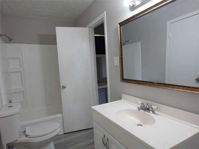 10811 Thorncliff Drive, Humble, TX 77396