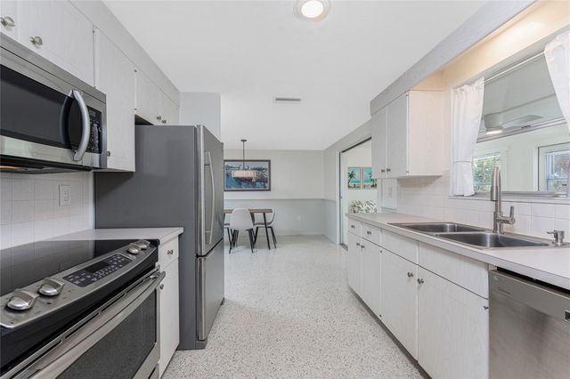 1691 LAKEVIEW PLACE, Englewood, FL 34223