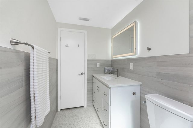 1691 LAKEVIEW PLACE, Englewood, FL 34223