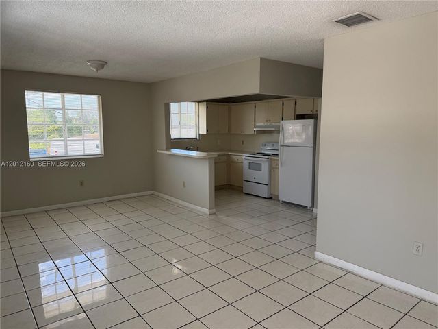 837 SE 8th Ct 2, Hialeah, FL 33010