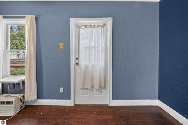 1035 Fairview Avenue, Alma, MI 48801