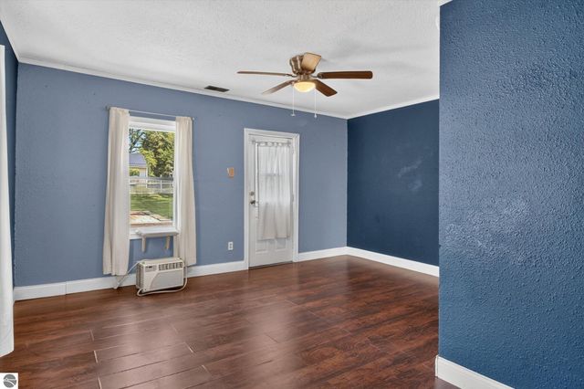 1035 Fairview Avenue, Alma, MI 48801