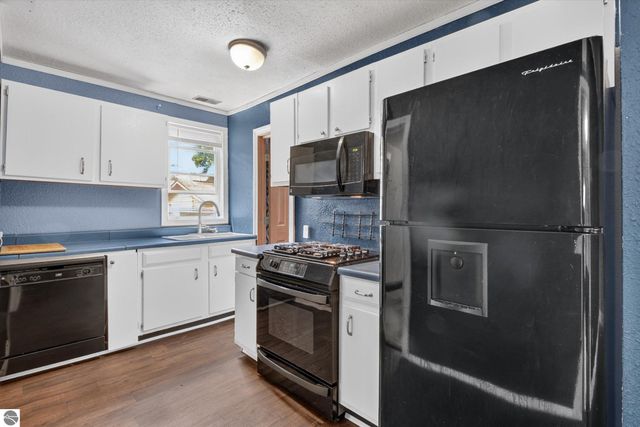 1035 Fairview Avenue, Alma, MI 48801