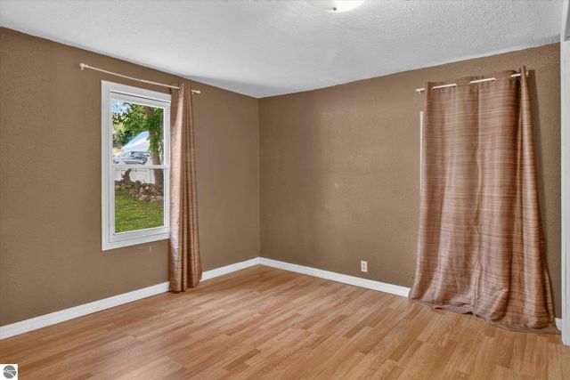 1035 Fairview Avenue, Alma, MI 48801