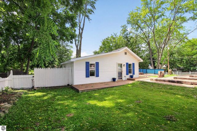 1035 Fairview Avenue, Alma, MI 48801