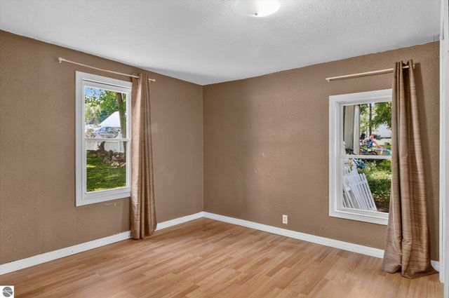 1035 Fairview Avenue, Alma, MI 48801