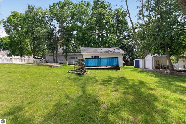 1035 Fairview Avenue, Alma, MI 48801