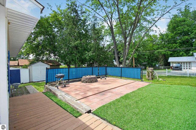 1035 Fairview Avenue, Alma, MI 48801