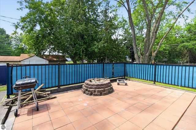 1035 Fairview Avenue, Alma, MI 48801