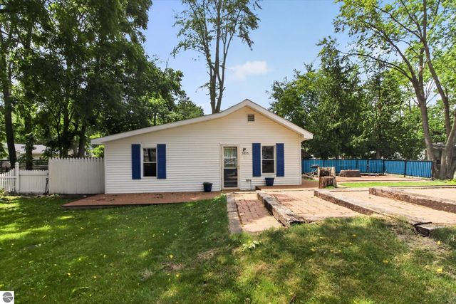 1035 Fairview Avenue, Alma, MI 48801