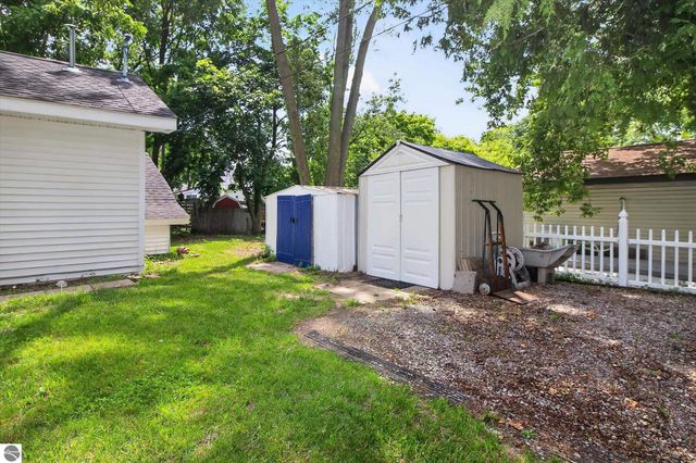 1035 Fairview Avenue, Alma, MI 48801