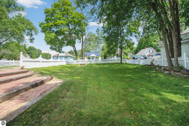 1035 Fairview Avenue, Alma, MI 48801