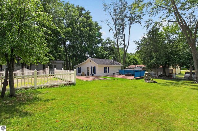 1035 Fairview Avenue, Alma, MI 48801