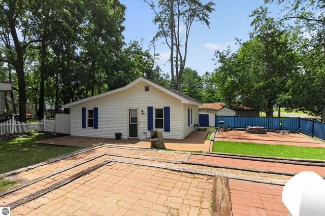1035 Fairview Avenue, Alma, MI 48801