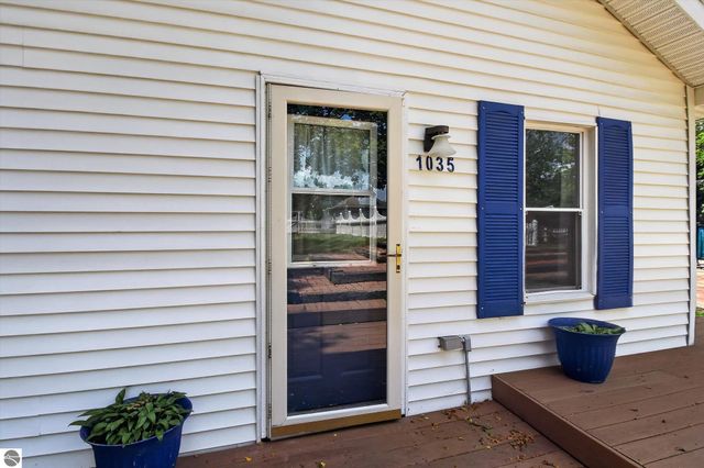 1035 Fairview Avenue, Alma, MI 48801