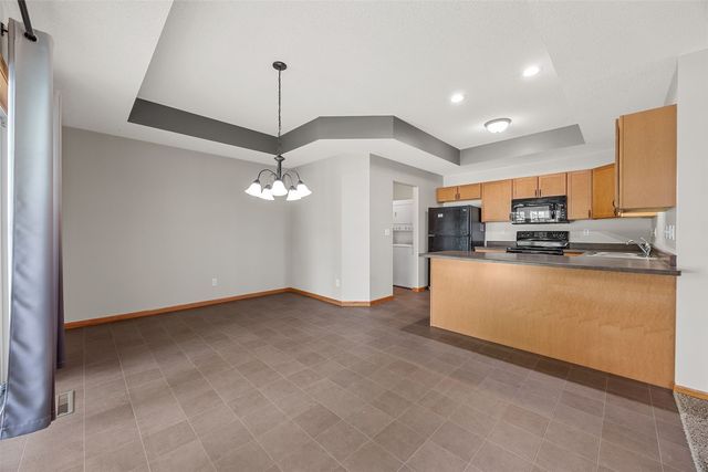 1035 Acacia Dr NE, Cedar Rapids, IA 52402
