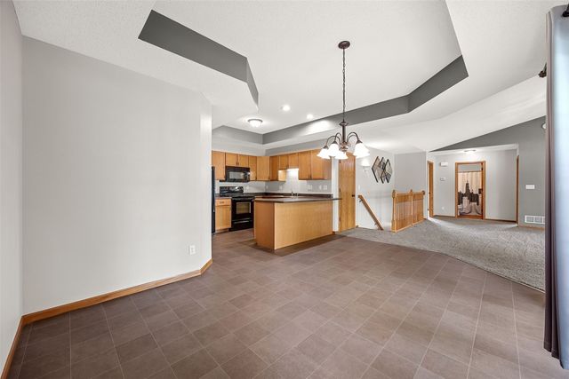 1035 Acacia Dr NE, Cedar Rapids, IA 52402