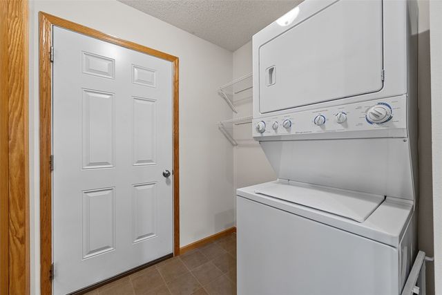 1035 Acacia Dr NE, Cedar Rapids, IA 52402