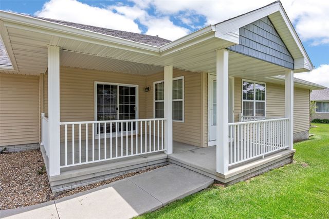 1035 Acacia Dr NE, Cedar Rapids, IA 52402