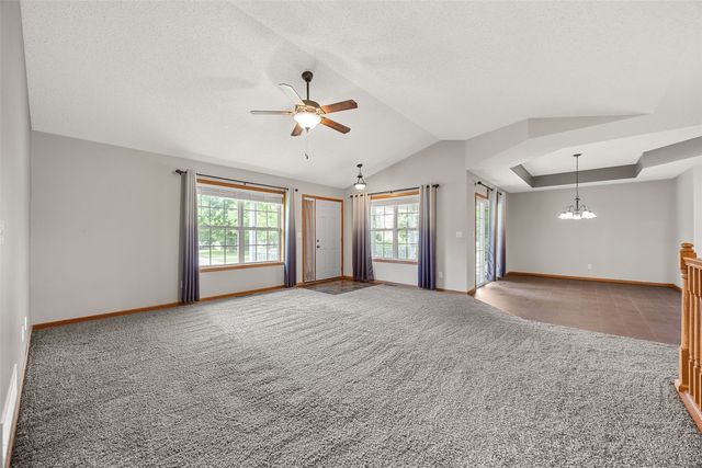 1035 Acacia Dr NE, Cedar Rapids, IA 52402