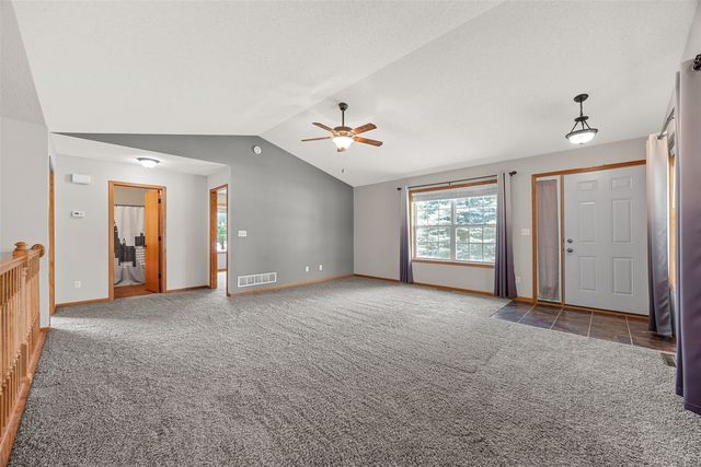 1035 Acacia Dr NE, Cedar Rapids, IA 52402