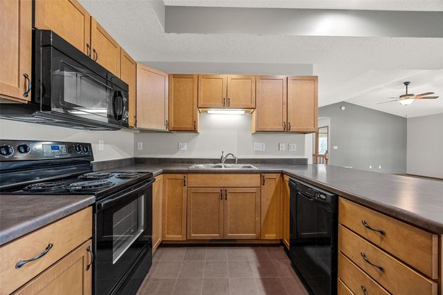 1035 Acacia Dr NE, Cedar Rapids, IA 52402