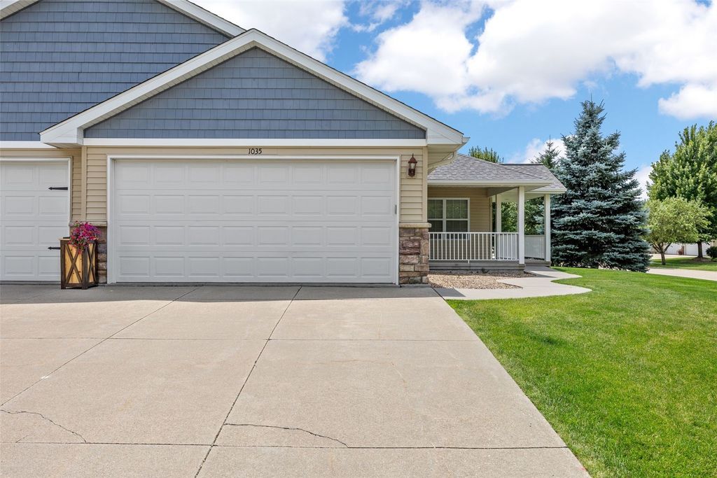1035 Acacia Dr NE, Cedar Rapids, IA 52402