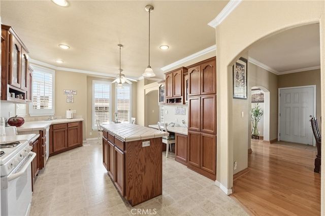1245 W Cienega Avenue 212, San Dimas, CA 91773
