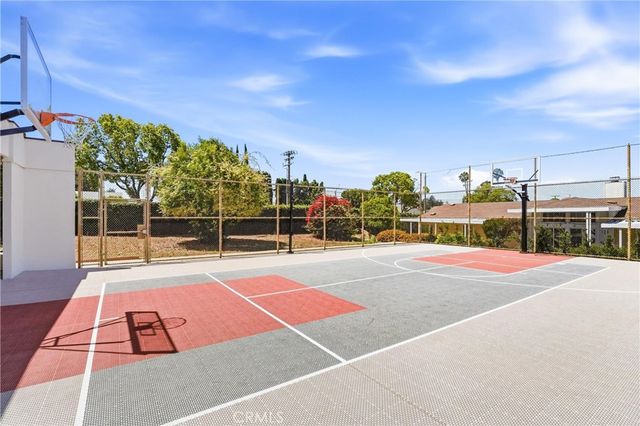 1245 W Cienega Avenue 212, San Dimas, CA 91773