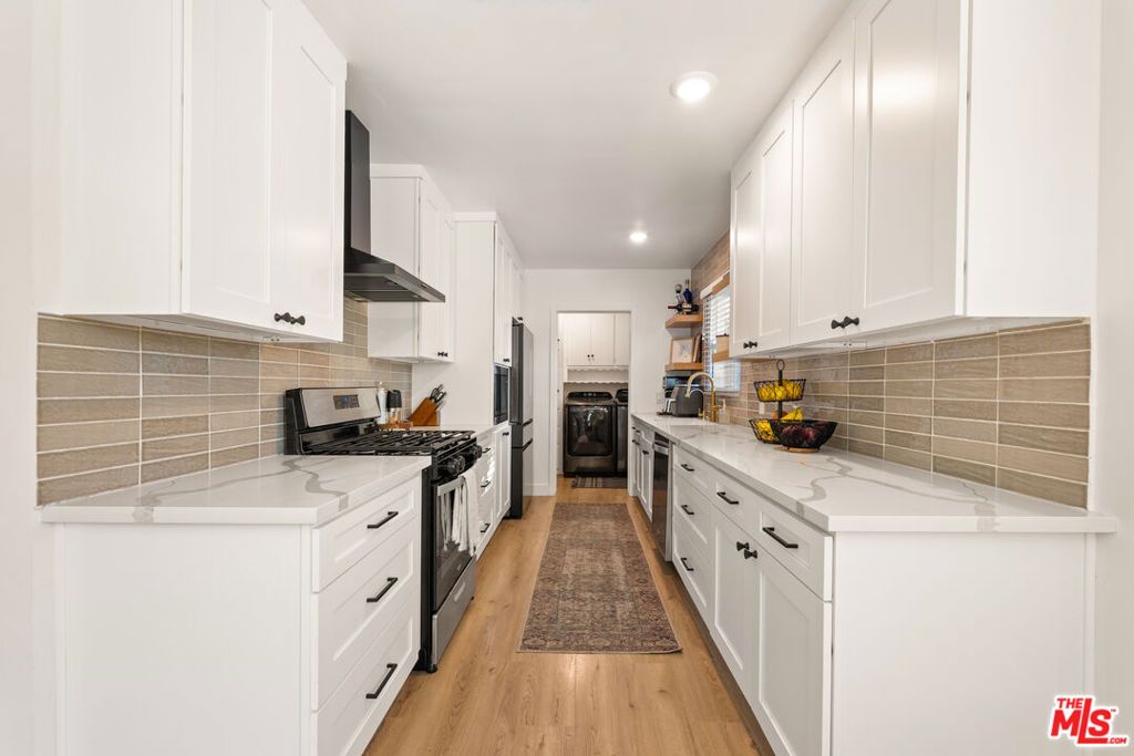 17109 Burton Street, Lake Balboa, CA 91406 — photo 5