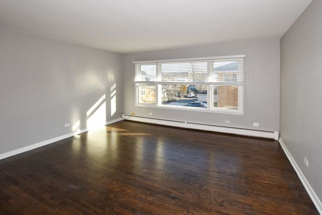 6925 N Rosemary Lane 2E, Niles, IL 60714