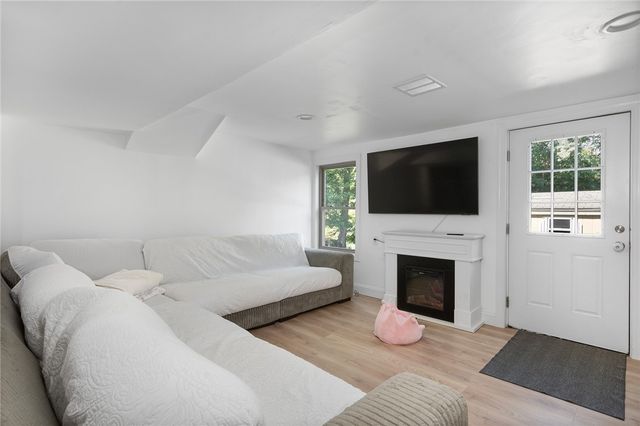 151 Hope Road, Cranston, RI 02921