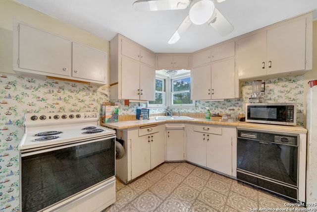 1531 lawndale, San Antonio, TX 78209