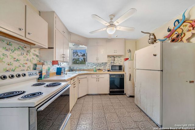 1531 lawndale, San Antonio, TX 78209