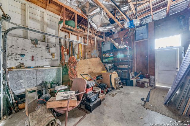 1531 lawndale, San Antonio, TX 78209