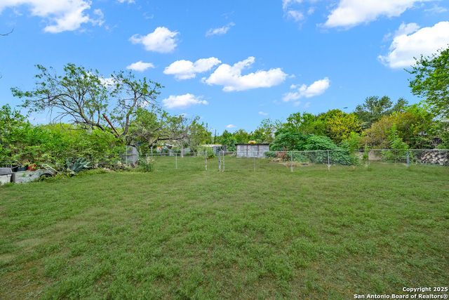 1531 lawndale, San Antonio, TX 78209