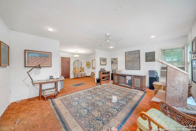 1531 lawndale, San Antonio, TX 78209